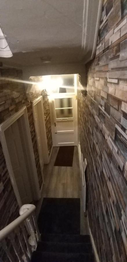 St. James Street Townhouse Белфаст Екстер'єр фото